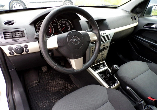 Opel Astra cena 13900 przebieg: 169890, rok produkcji 2007 z Przedecz małe 379